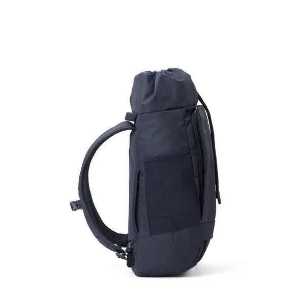 Blok Medium Fjord Navy - Rucksack-Pinqponq-Rucksäcke-ROTATION BOUTIQUE BERLIN