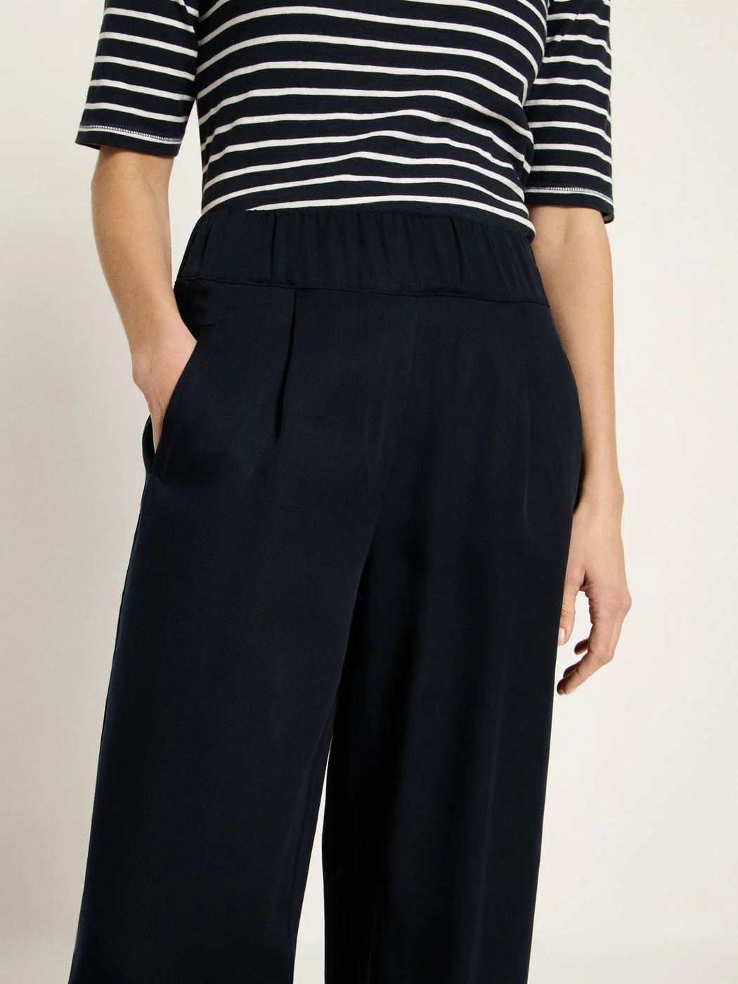 Damen Hose mit weitem Bein aus TENCEL™-LANIUS-Hosen-ROTATION BOUTIQUE BERLIN